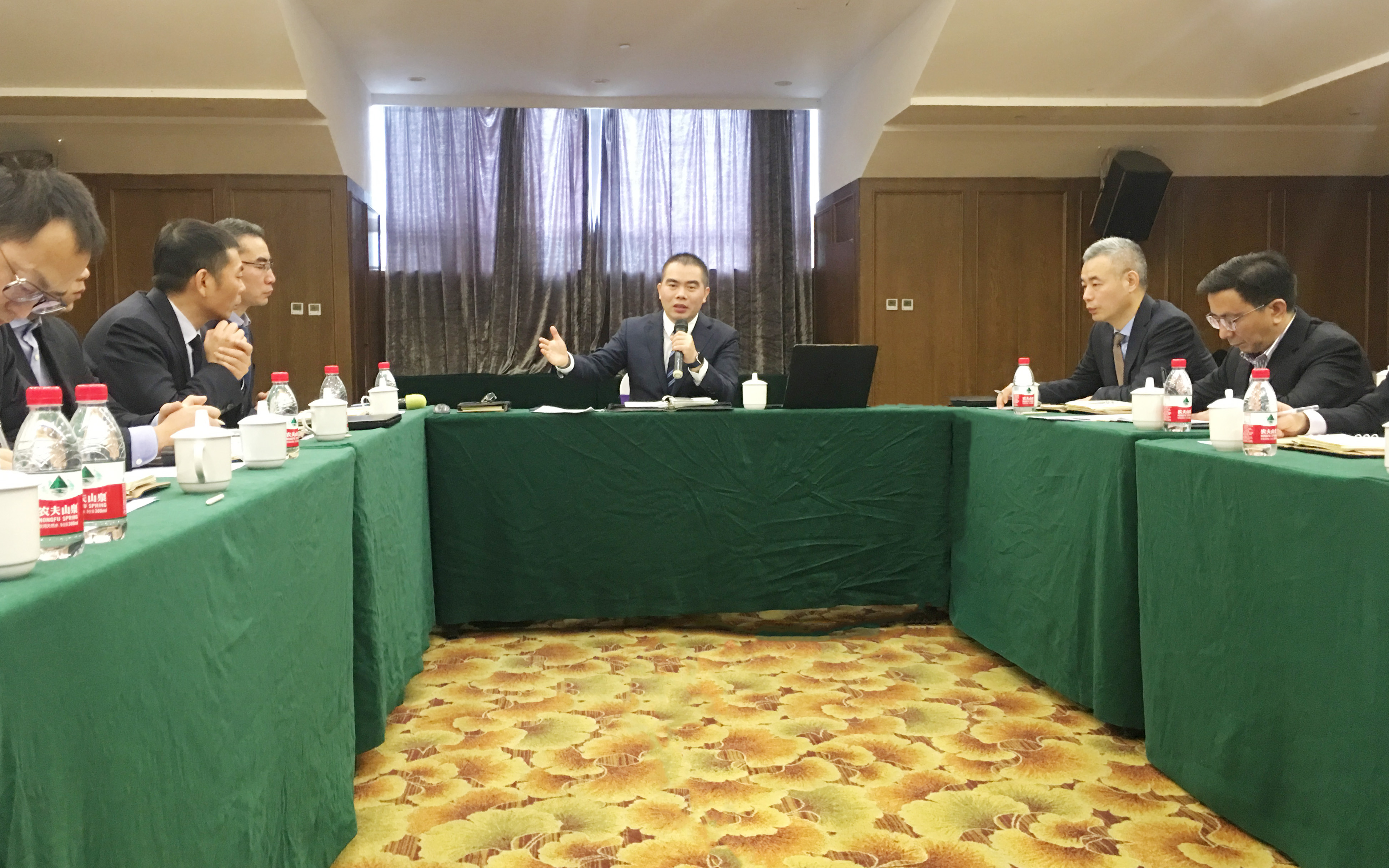 工作不務實就是內卷